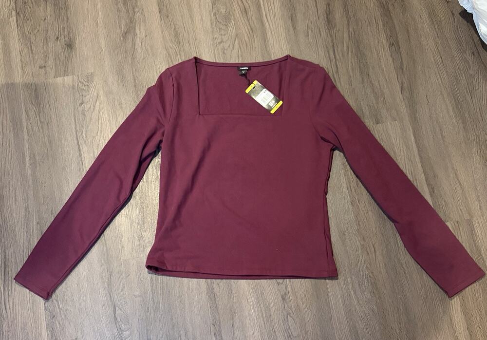 Express Women’s M Burgundy Solid Knit Square Neck Long Sleeve Pullover Top